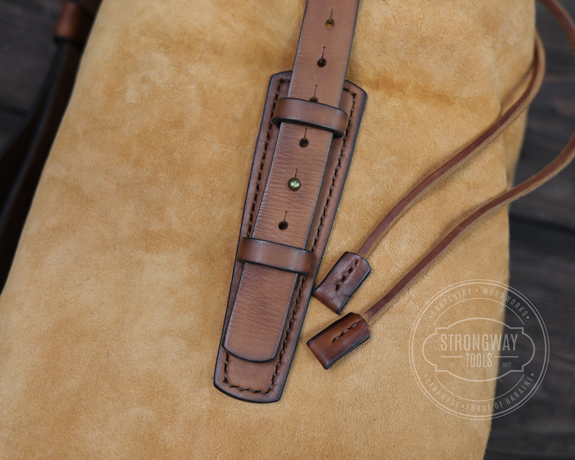 Bushcraft Leather belt Bag > STRONGWAY TOOLS, L.L.C.